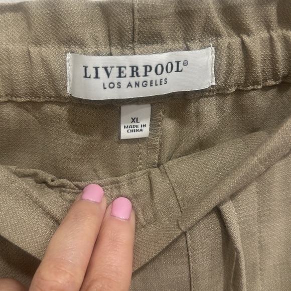 EUC Women’s ankle high slacks | wore once - Picture 2 of 7